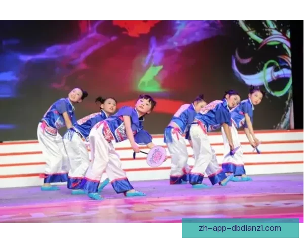 滑冰冠军：冰上之光璀璨 绽放舞台风采